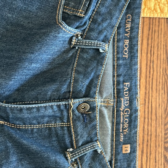 Faded Glory curvy bootcut jeans. Size 14. Like new condition - Picture 4 of 9